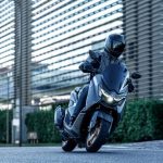 跃马最新款NMAX 155 Tech MAX都市绵羊新增“降档”按钮