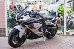 公升级气场的越级战士:CFMOTO 750SR-S 实车开箱介绍