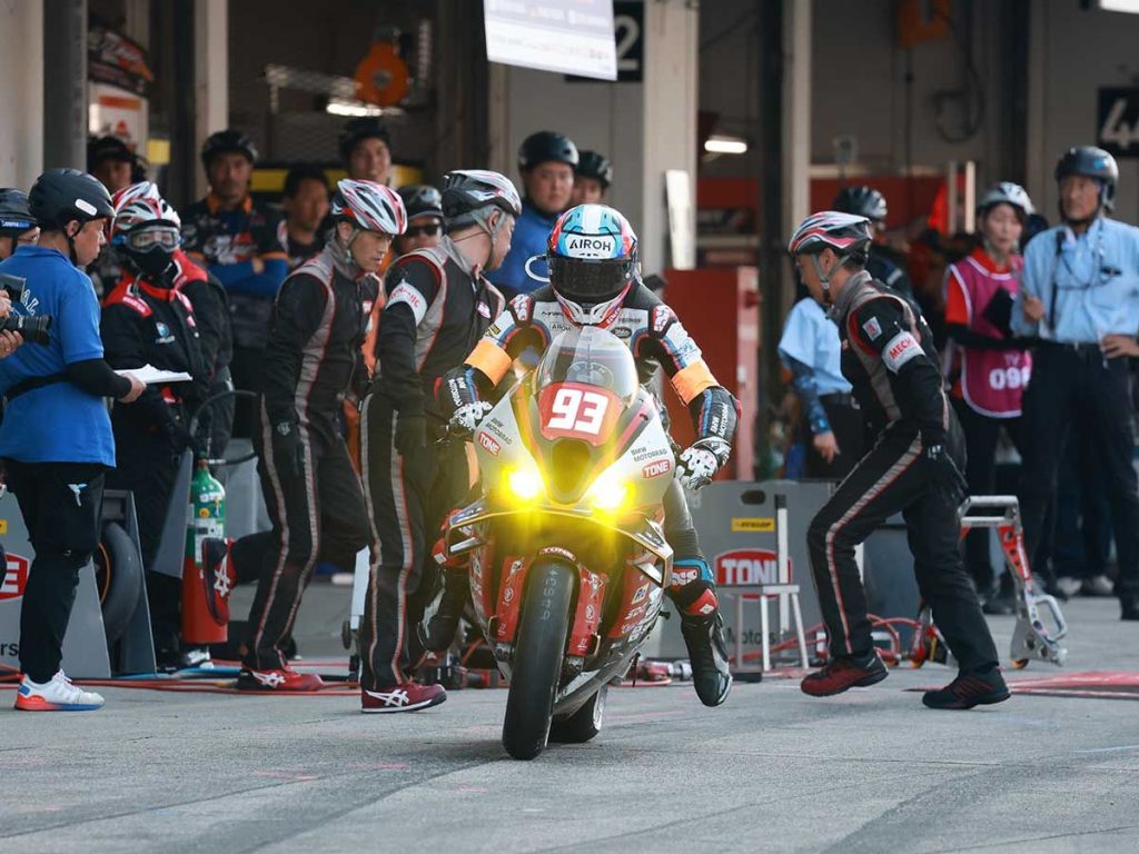 TONE Team 4413 EVA 02 BMW／2025鈴鹿8耐 ©T.Yamaguchi