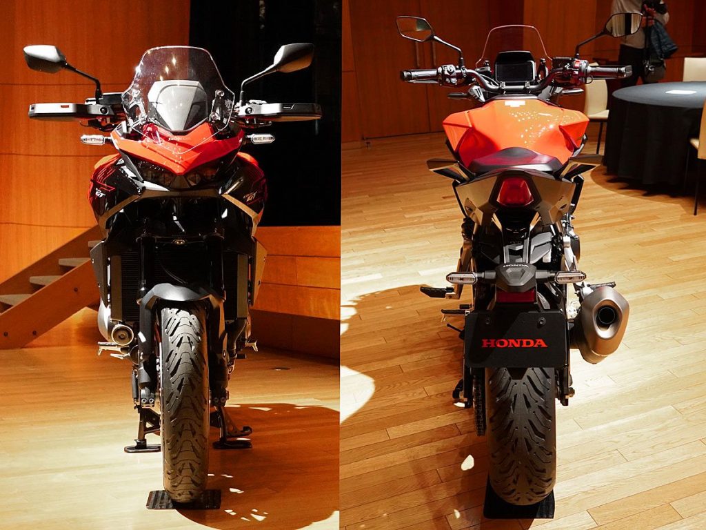 從側面看視覺份量感十足，但正面視角則顯得小巧緊湊。由於歐洲版本標配側箱，後面造型也收得更加俐落。