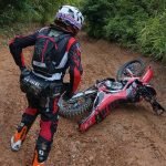 【第2回】車輛完工即投入特訓！Webike 員工越野首日摔車「肋骨骨折」，持續備戰「亞洲越野拉力賽 AXCR 2025」參戰記