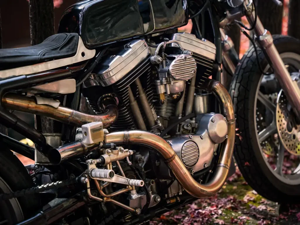 不對稱曲線的雙出排氣管是亮點 Photo by @daigo_1200s