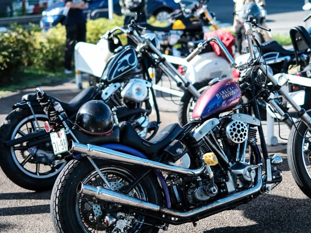 矢野先生今年新添購的 SHOVELHEAD(照片前方)