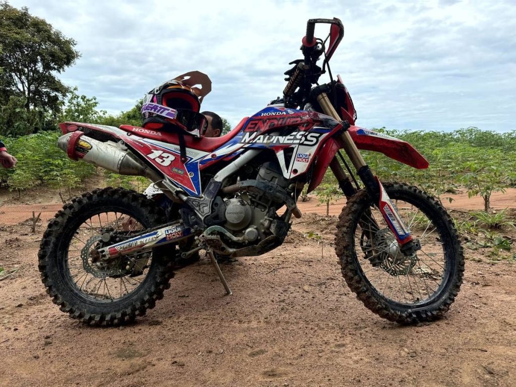 這次租借的車輛是同樣為了林道越野用途而改裝過的 CRF300L。