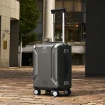 【新產品】SHOEI 推出超高強度行李箱「X-CORE」｜500km/h 鉛彈測試也無法貫穿