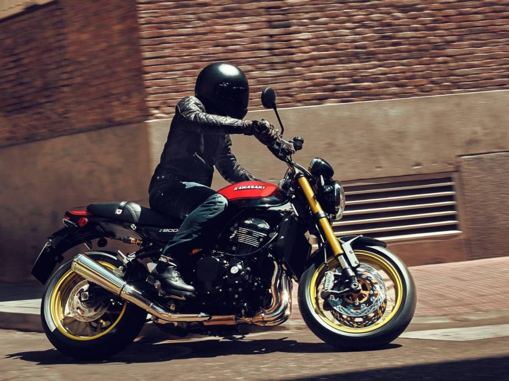  2026 年式 Z900RS SE 自 2023 年後再次採用火之玉塗裝，一推出便成為焦點。該車款預計將於 2026 年 2 月正式在日本上市。