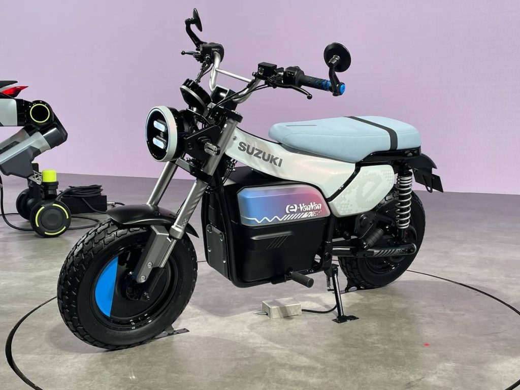 「e-VanVan」世界首初公開於2025日本移動展。它保留了往年的經典風格，以提供「樂趣騎乘（Fun Ride）」的 EV 概念吸引了眾人目光。