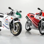Honda NSR250R ’89（MC18）1/12 完成品模型｜Aoshima／青島 SKYNET 新增兩款配色，預購開跑・2026 發售