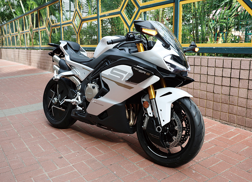 2026 CFMoto 750 SR-S 遊走街道及賽道之間