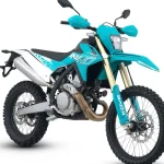 120kg 輕量化 + 47.5 匹馬力！KOVE 450 ENDURO Re 日本 8 月登場：最強公道越野規格解析