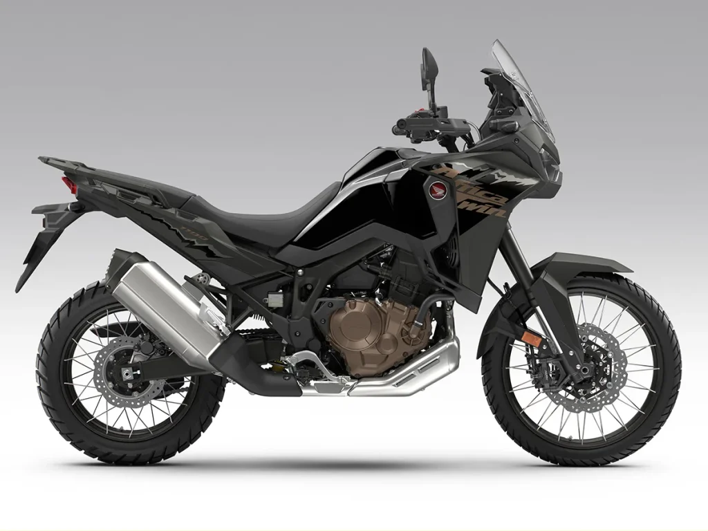 风格简约且酷炫的“消光弹道黑金属色”。