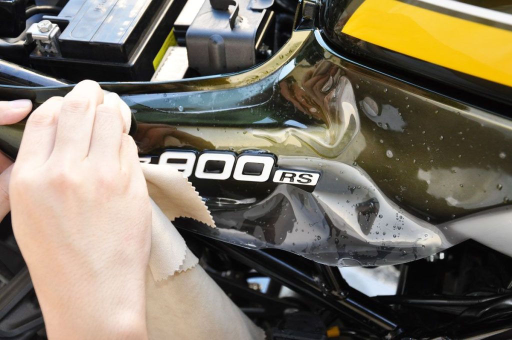 反覆重貼雖會讓膜料顯得皺皺的,但只要保持清潔與濕潤,乾燥後依然會平整清晰。