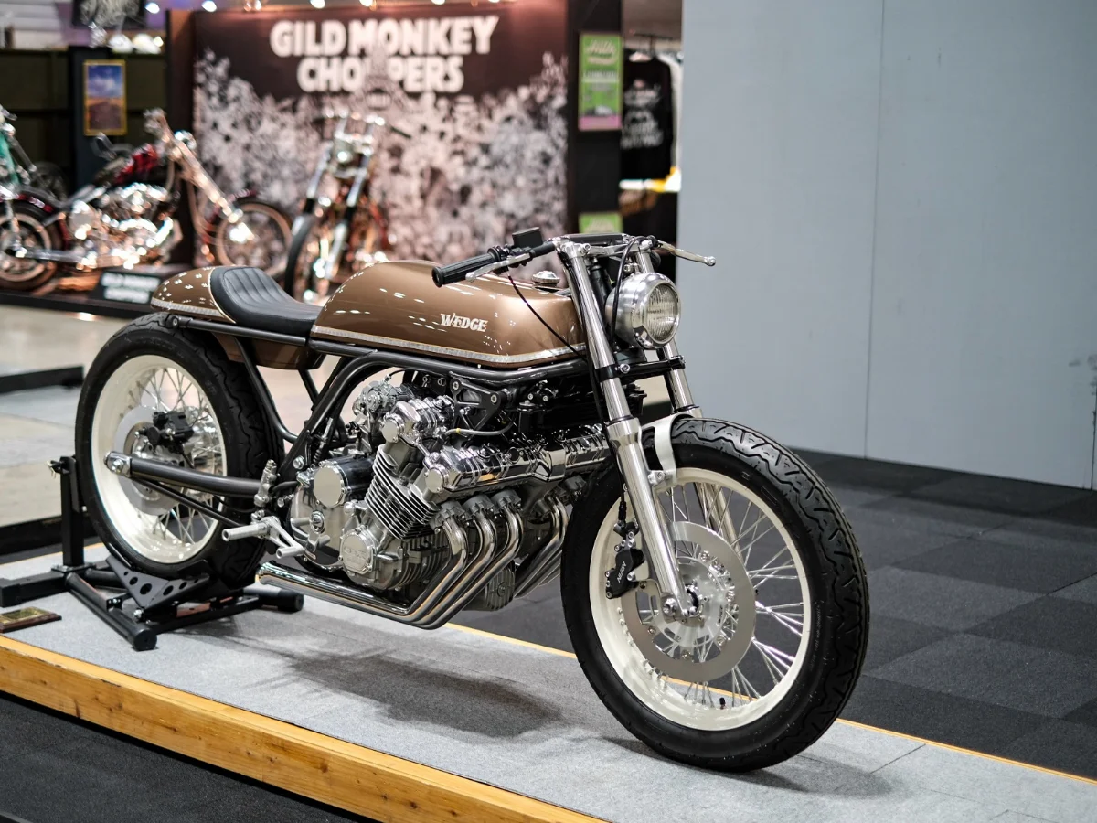 以「平衡感」襯托六缸魅力 — Honda CBX1000 改裝亮相 YOKOHAMA HOT ROD CUSTOM SHOW 2025