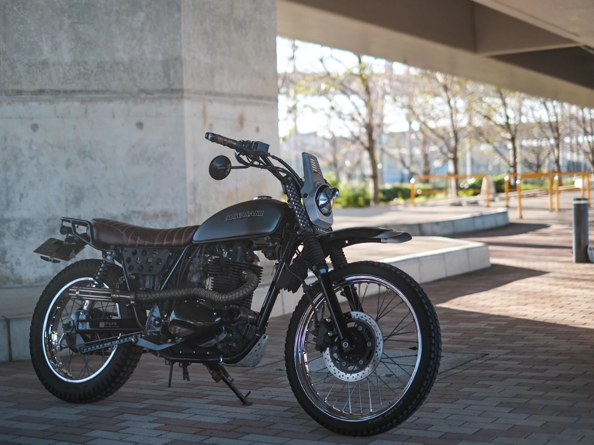 KAWASAKI 250TR：40歲回歸騎士的夢想改裝故事