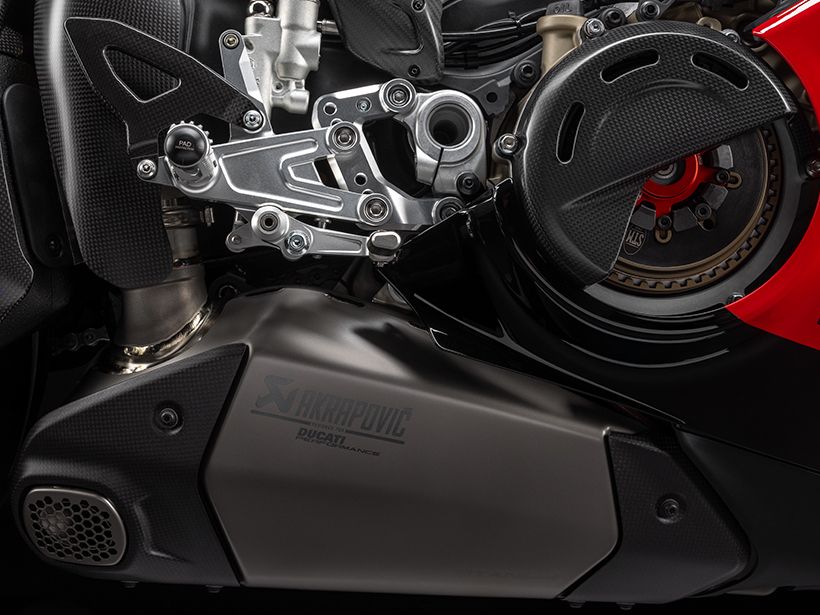 Akrapovič 排氣管、STM-EVO SBK 乾式離合器