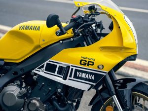 YAMAHA XSR900 GP 2026 年式 2/27 於日本發售｜US Inter 黃色配色導入專屬黑車架