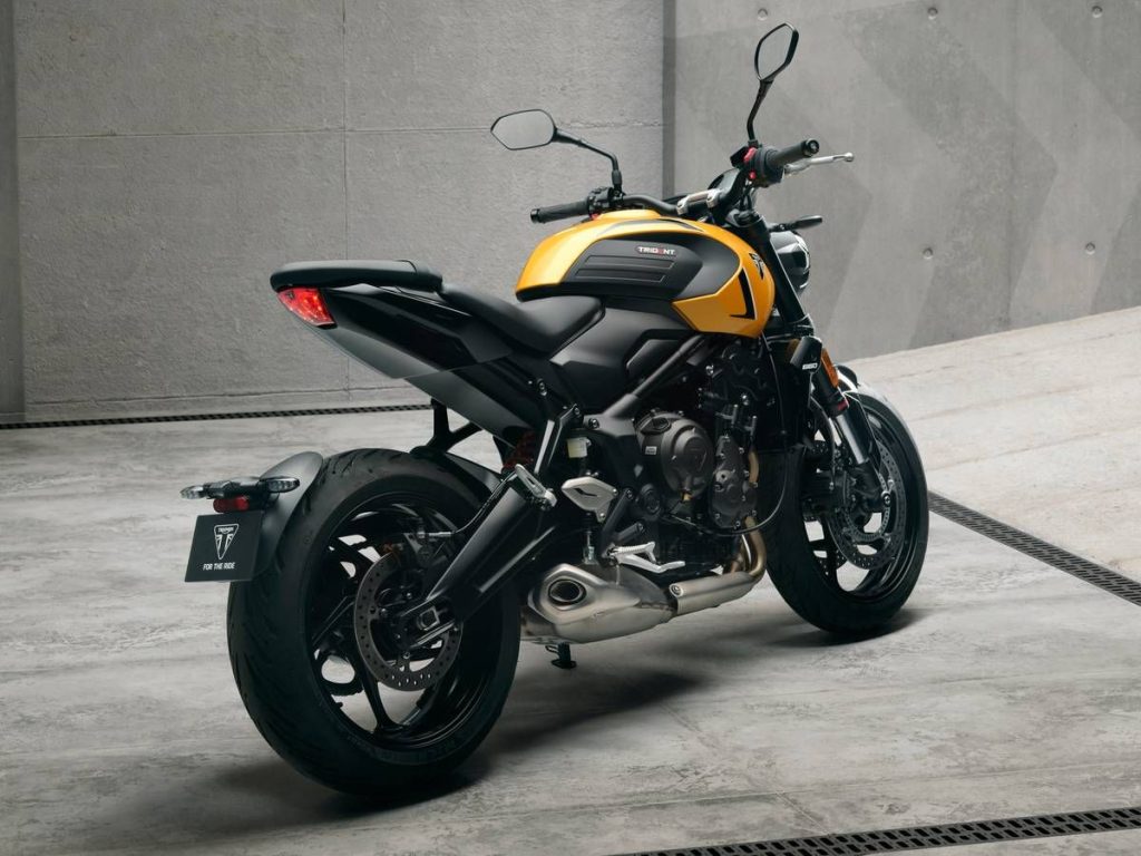 配備全新的 SHOWA 可調式避震器，為輕盈的運動騎乘奠定基礎。