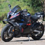 2025 BMW M 1000 RR 将专业赛道科技民用化