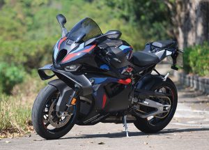 2025 BMW M 1000 RR 將專業賽道科技民用化