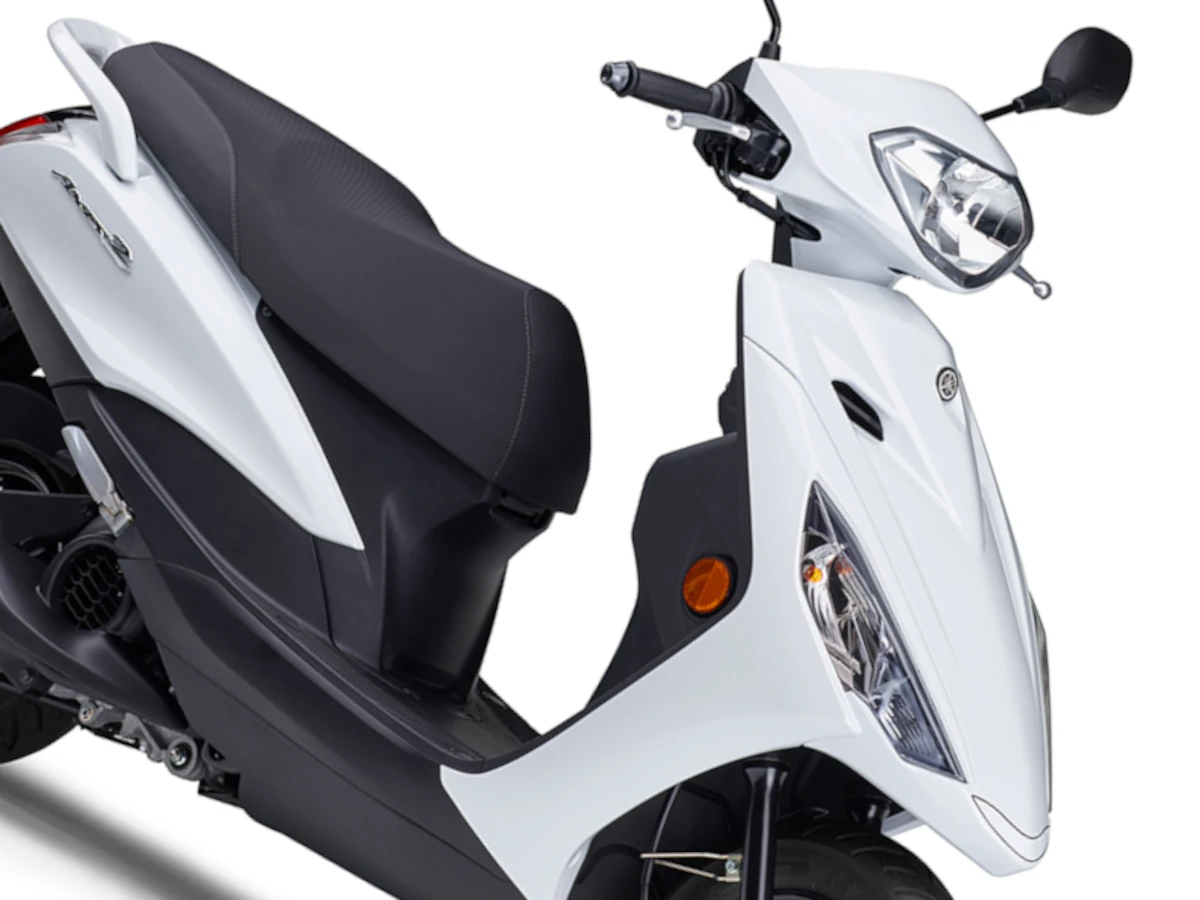 2026 Yamaha 勁豪 AXIS Z 日本發表：37.5L 海量置物箱與51.9 km/L 極致油耗，質感新色 3/31 上市！