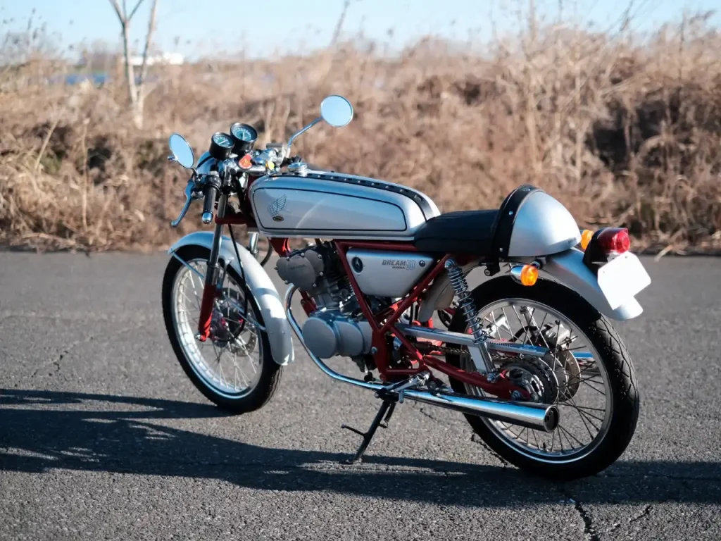 Honda Dream 50 1997年式原厂经典红银配色外观