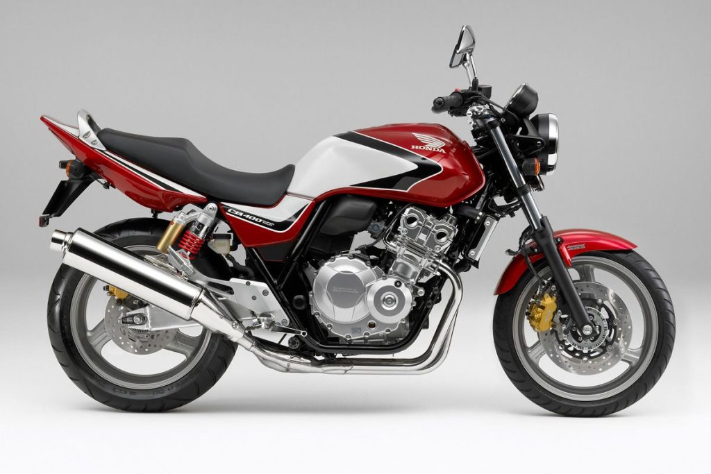 2007 年發售的 NC42 是 NC39 噴射化後的改良型。圖為 2022 年停產的最終版。