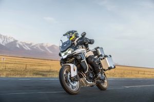 CFMoto為其800MT歷奇系列新增ES車型，配備半主動式KYB懸掛