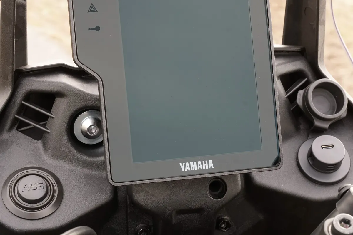 2025 Ténéré 700 全新 6.3 吋 TFT 仪表与 YCC-T 电子油门切换