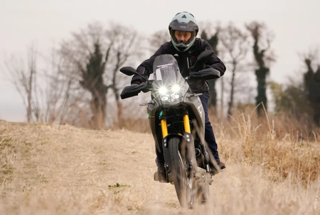 Ténéré 700 换装低座垫于林道站姿骑乘操作感实测