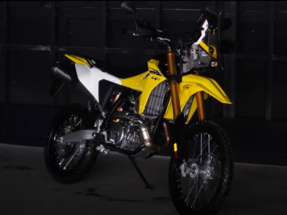 Suzuki “DR-Z RALLY 4S”泰国首发！拉力塔＋Öhlins 悬吊加持，2026 曼谷车展亮相