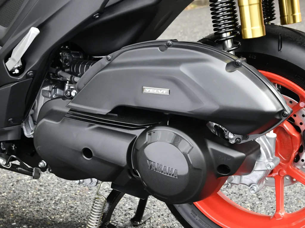 引擎為具備 VVA 技術的 Blue Core 引擎,能發揮 11.3kW(15.4PS)/8000rpm 的馬力。同時也配備了循跡控制系統