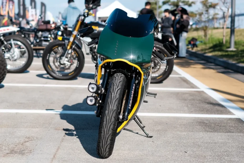 宛如兔子頭部造型的車頭整流罩