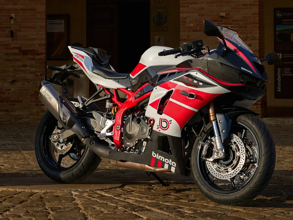 作為高階車型的「KB399 ES」，配備了全碳纖維整流罩、Öhlins 後避震器以及鋁合金 CNC 切削腳踏等頂級配備。