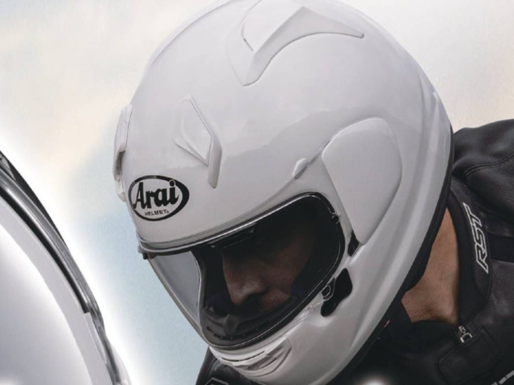 Arai X-SNC 搭載大型頂部進氣口與史上最高通風散熱效率