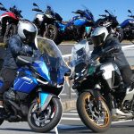 【日本试乘】BMW R1300 全系列 ASA 详解：145PS 巨兽也能免拉离合器？从 GS 到 RT 五车型深度跨海解析