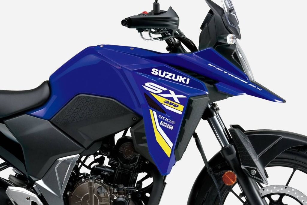 2026 年式日規 V-Strom 250SX 採用藍色取代原有的紅色。配備與規格保持不變。