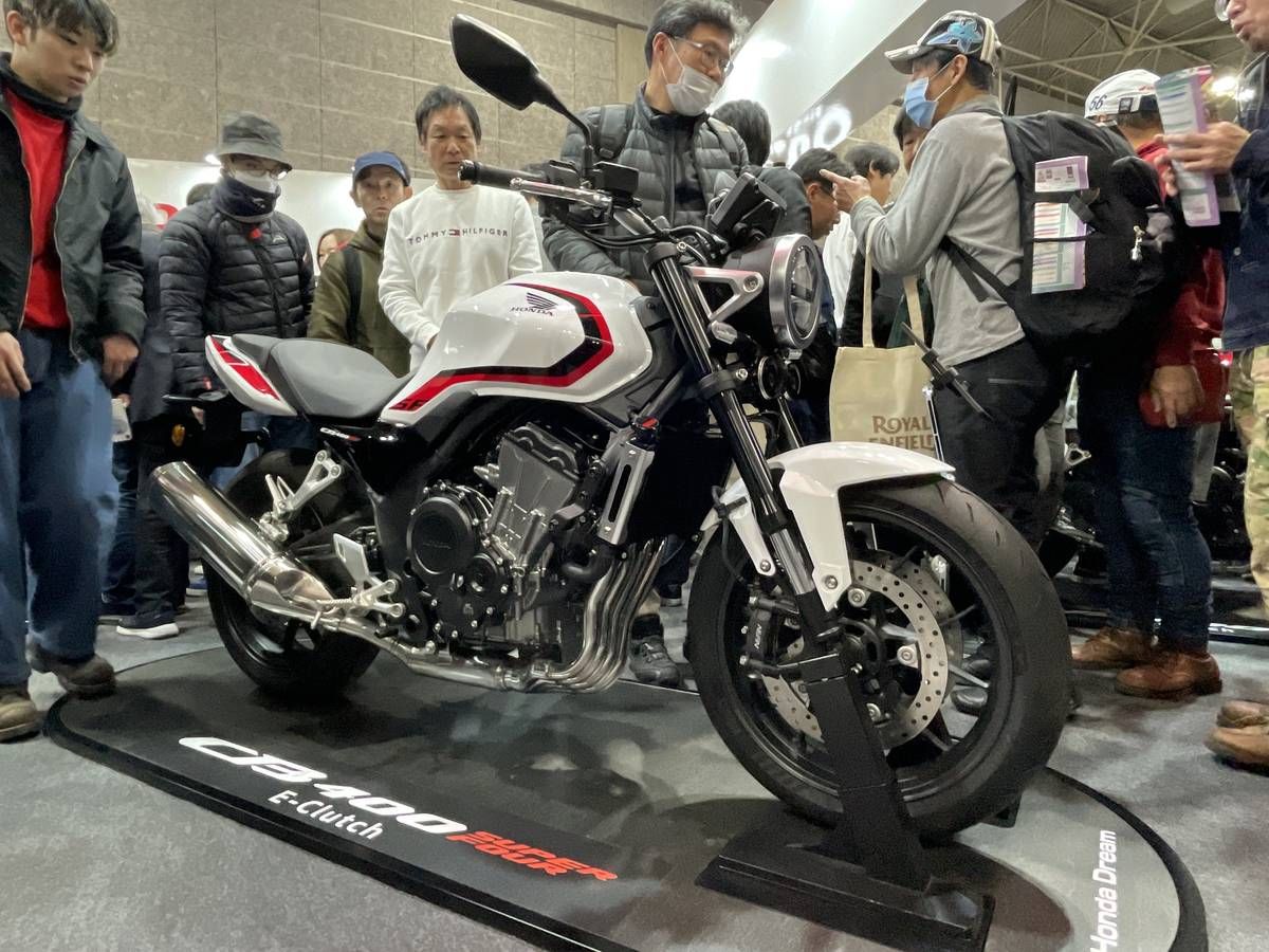 【速报】Honda 展区焦点全在新型 CB400SF / CBR400R FOUR！竟然还有白色版 CB 现身！？【2026大阪摩托车展】