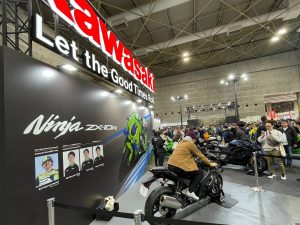 【速報】2026 大阪摩托車展：Kawasaki Ninja 500 全球首跨！Bimota 夢幻車款近距離體驗，現場限定精品特賣