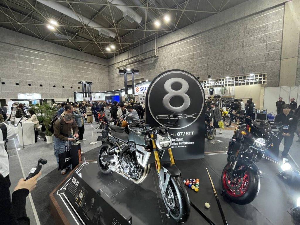 1 月剛上市、備受矚目的新古典車款「GSX-8T/TT」是本次展覽的一大亮點。