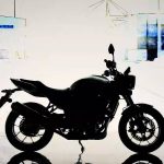 【速報】經典 Honda CB400 復活？本田預告「4 You」藏玄機，這 4 根排氣管說明了一切！