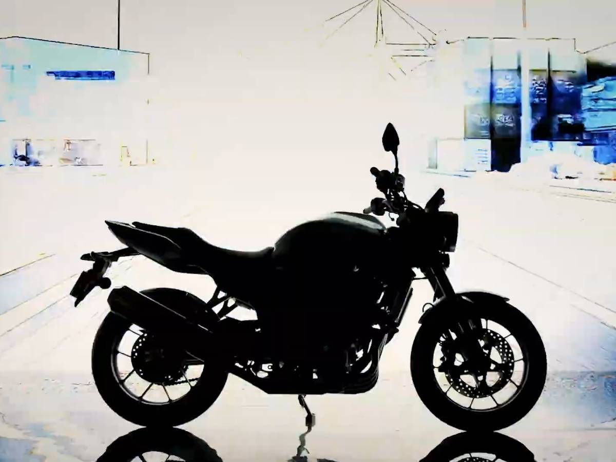 【速報】經典 Honda CB400 復活？本田預告「4 You」藏玄機，這 4 根排氣管說明了一切！