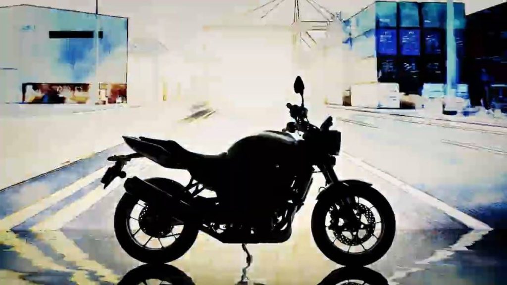 现身的是一款前所未见的街车款！