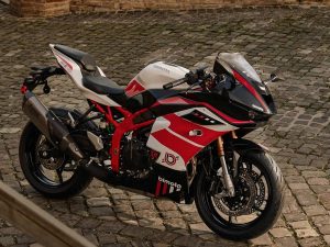 【速報】Bimota KB399 正式發表！ZX-4RR 引擎搭配碳纖維外裝，最強 400cc 四缸仿賽誕生