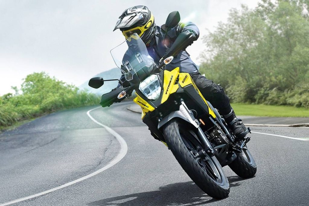 以冒險風格建構易於操作的 250cc 油冷單汽缸引擎。這款車型具備能應對多元用途的特質。