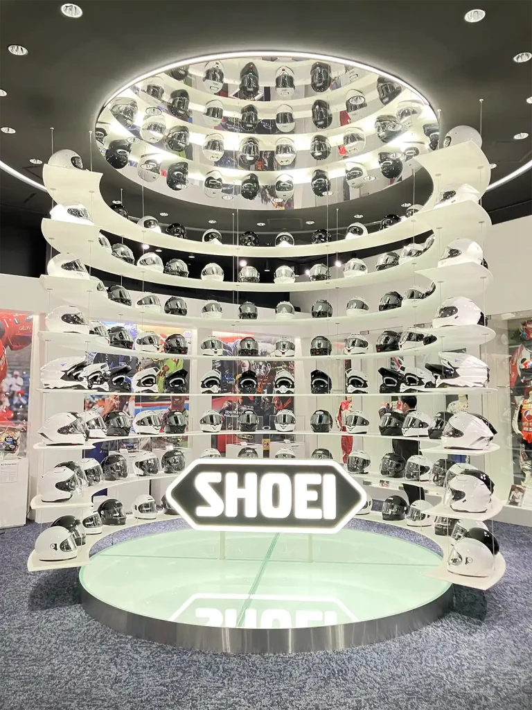 SHOEI 安全帽塔 HELMET MUSEUM 展示區