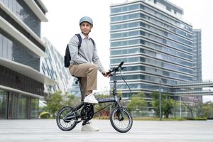 纯电动自行车和电动辅助自行车是两条很不同的路线