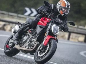 【2026试驾】DUCATI 全新 Monster：175kg轻量化＋111ps V2引擎，新世代运动街车全面进化