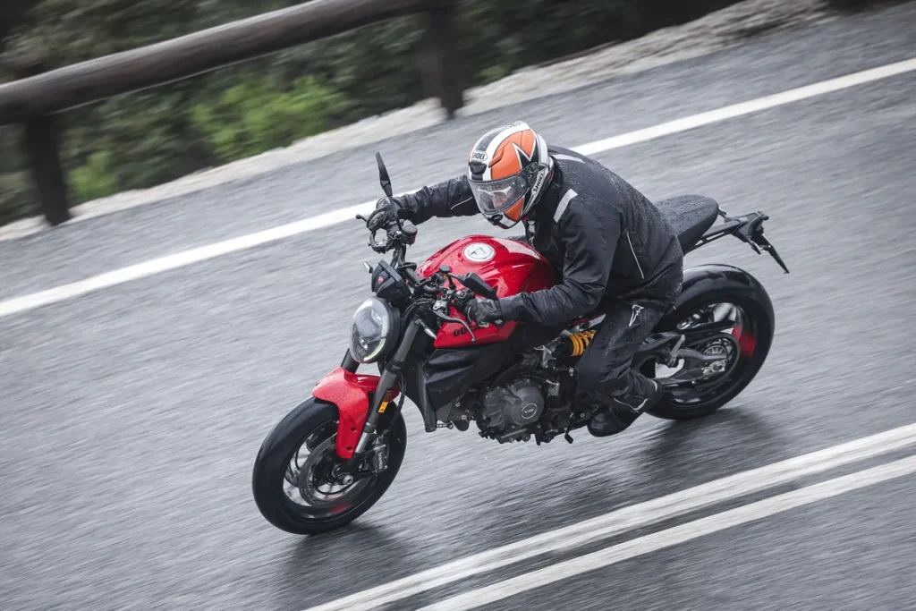 Ducati Monster 新型 V2 引擎 111ps IVT 技术