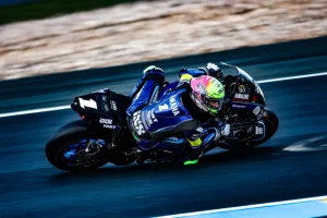 YART 以破紀錄單圈成績力壓 BMW 奪下桿位