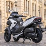 2026 歐洲市場率先登場！YAMAHA TRICITY 300 確定搭載安全氣囊：山葉與 Autoliv 聯手革新三輪安全標準